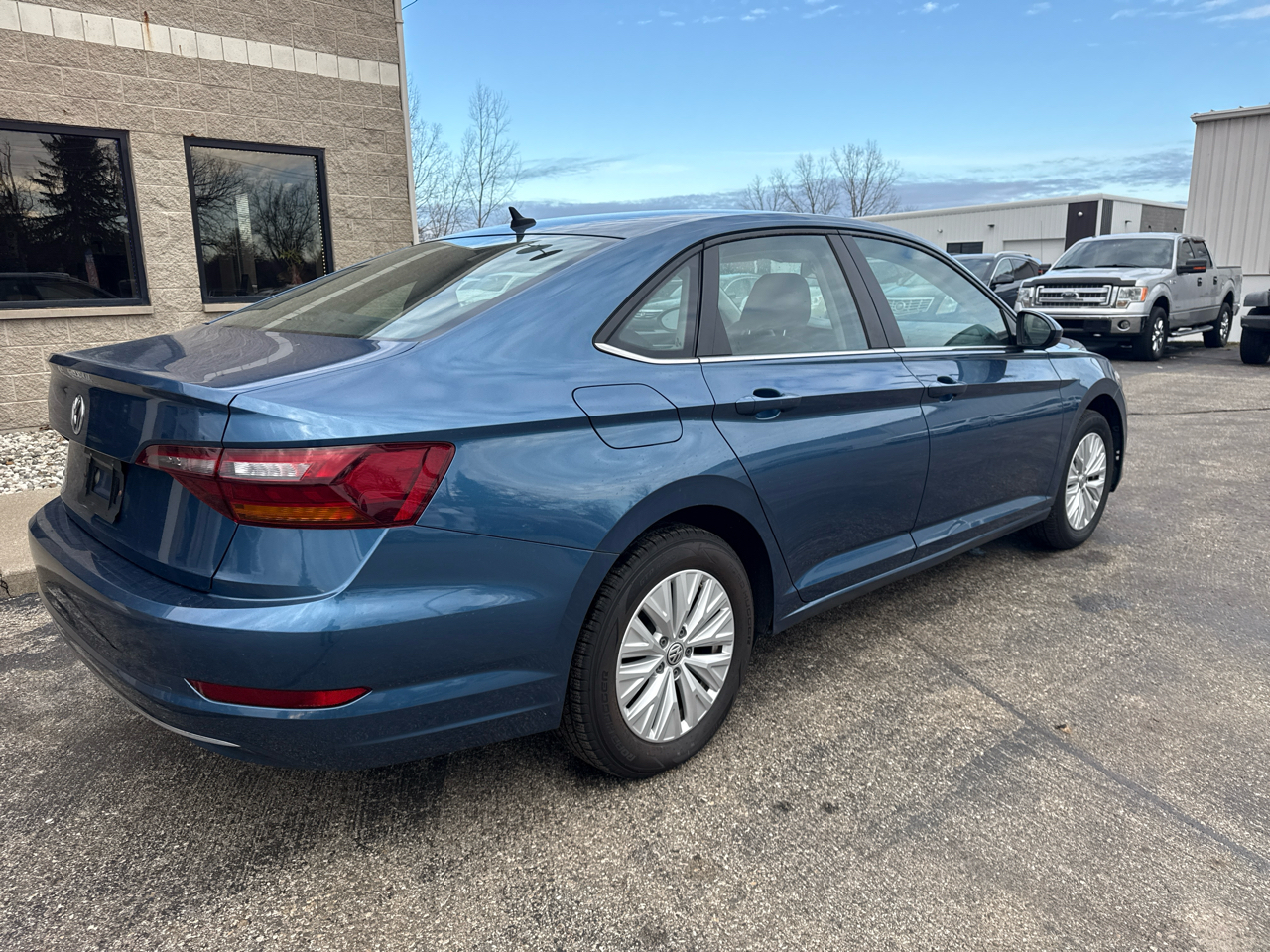 Volkswagen Jetta R-Line Auto w/SULEV 2019