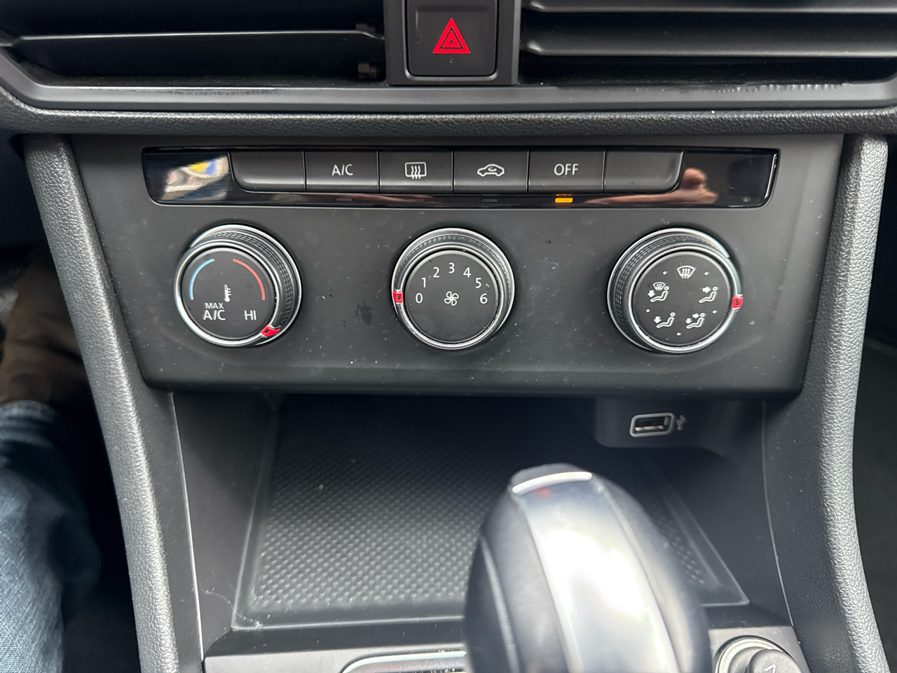 Volkswagen Jetta R-Line Auto w/SULEV 2019