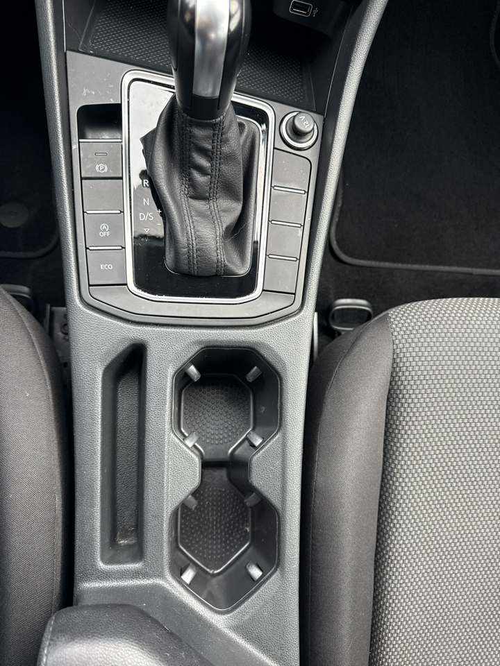 Volkswagen Jetta R-Line Auto w/SULEV 2019