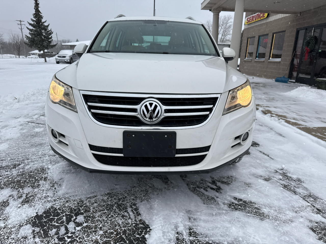 Volkswagen Tiguan 4WD 4dr S 4Motion 2011