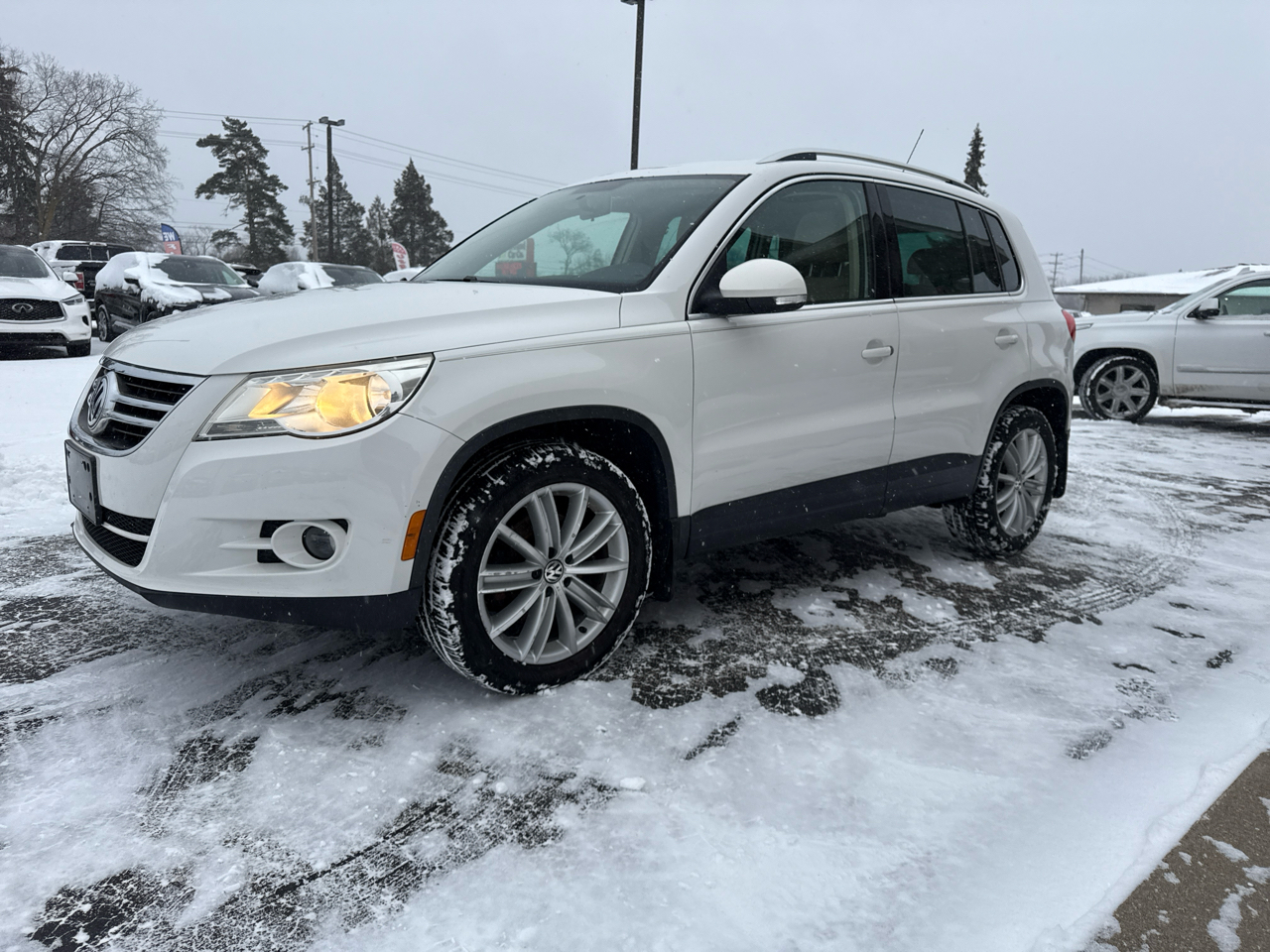 Volkswagen Tiguan 4WD 4dr S 4Motion 2011