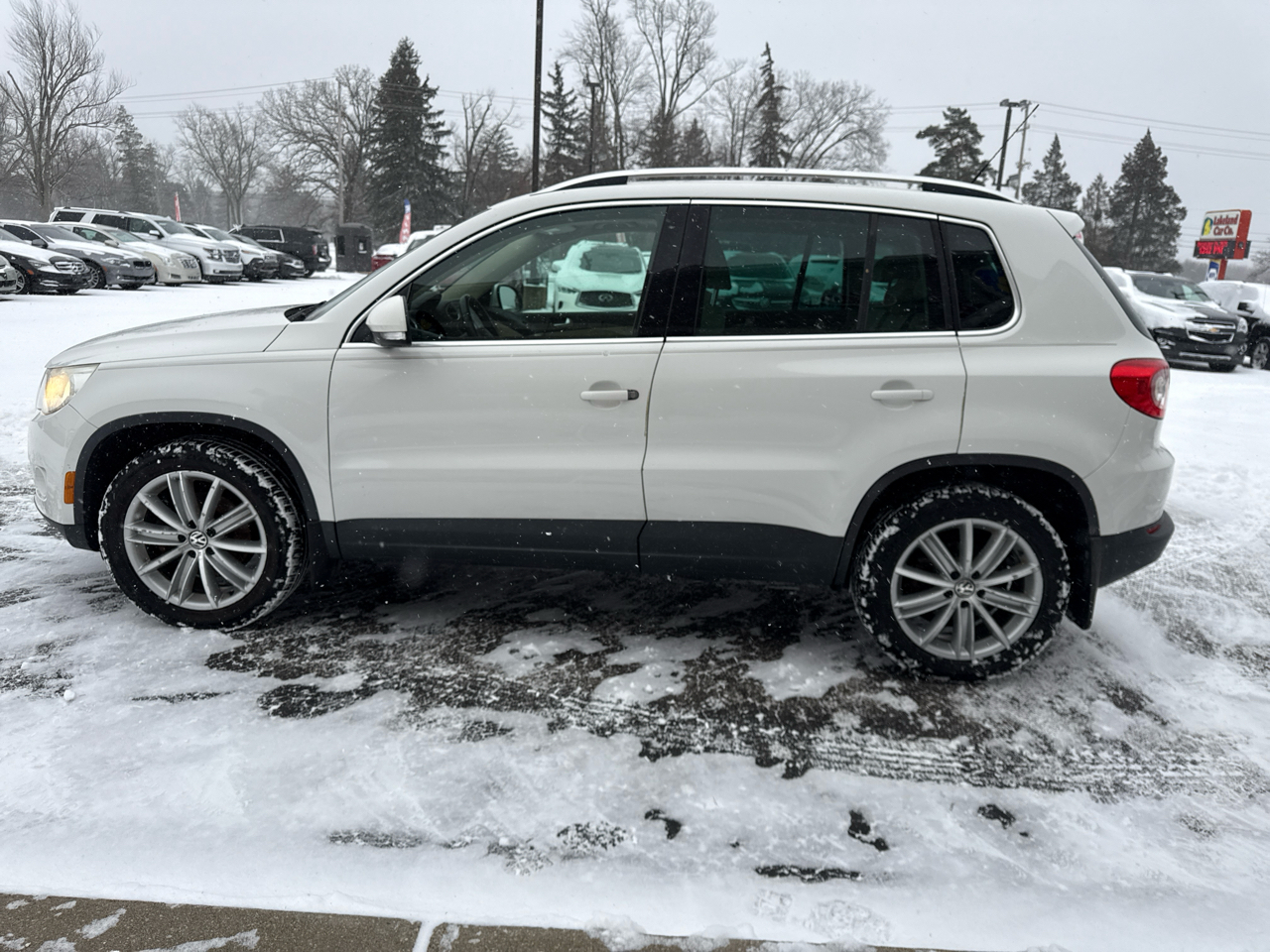 Volkswagen Tiguan 4WD 4dr S 4Motion 2011