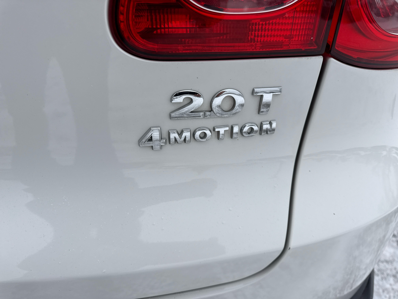 Volkswagen Tiguan 4WD 4dr S 4Motion 2011