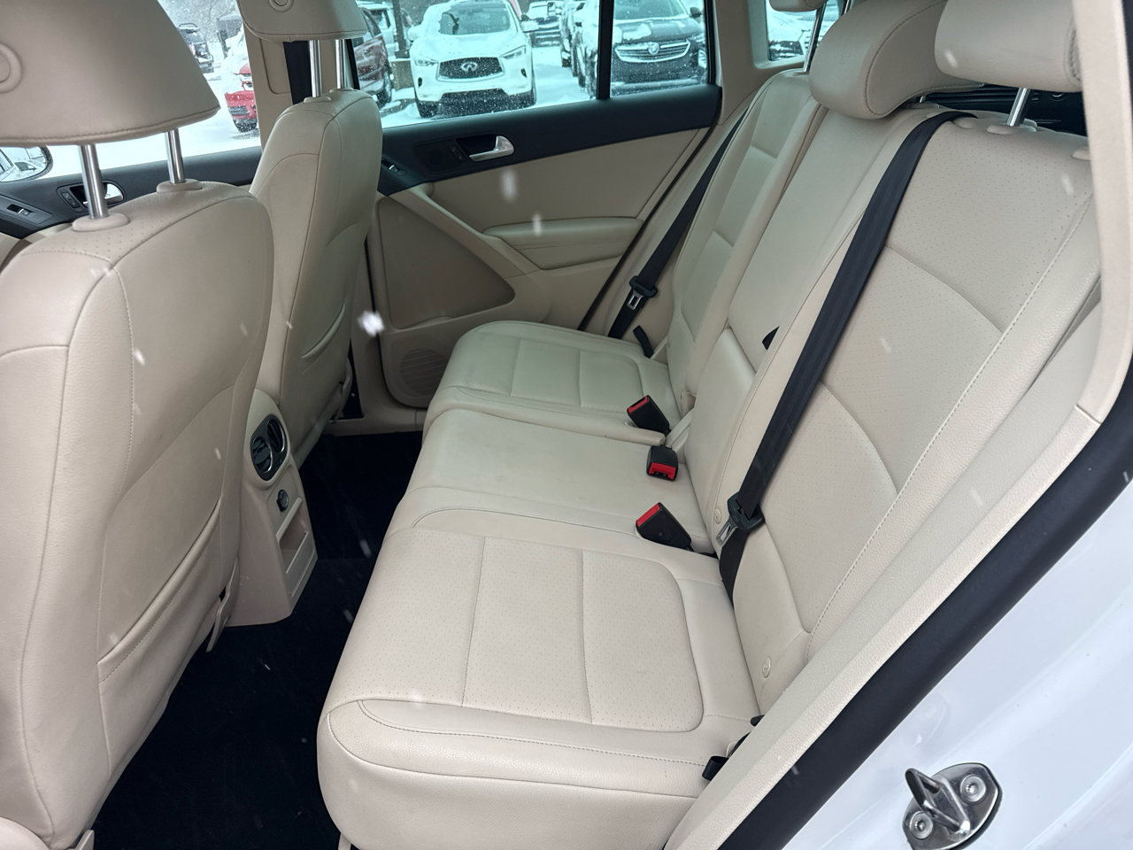 Volkswagen Tiguan 4WD 4dr S 4Motion 2011