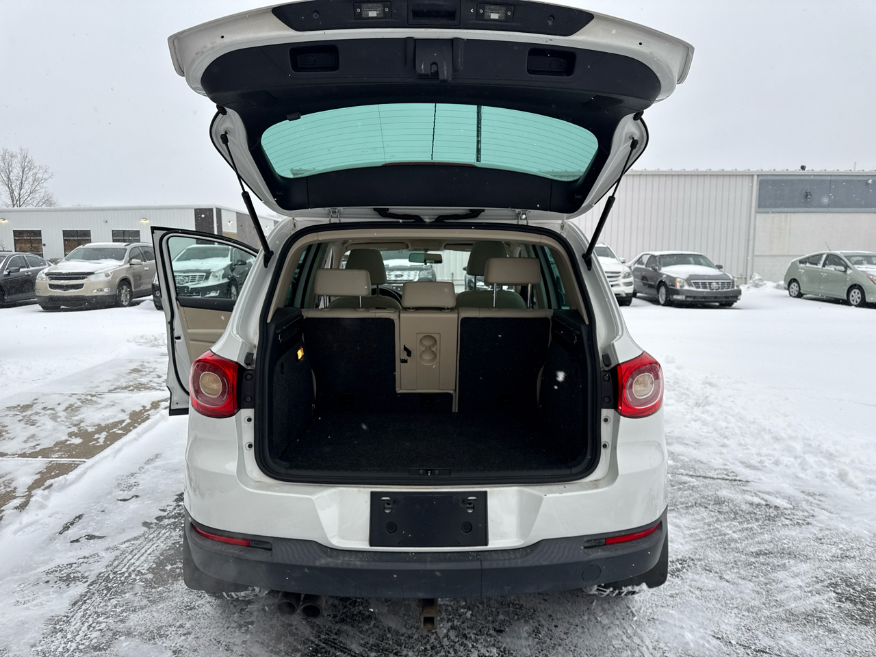 Volkswagen Tiguan 4WD 4dr S 4Motion 2011