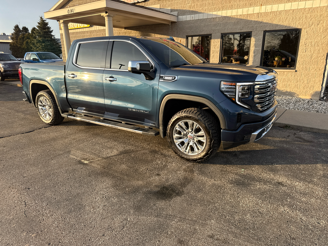GMC Sierra 1500 Limited 4WD Crew Cab 147" Denali 2022