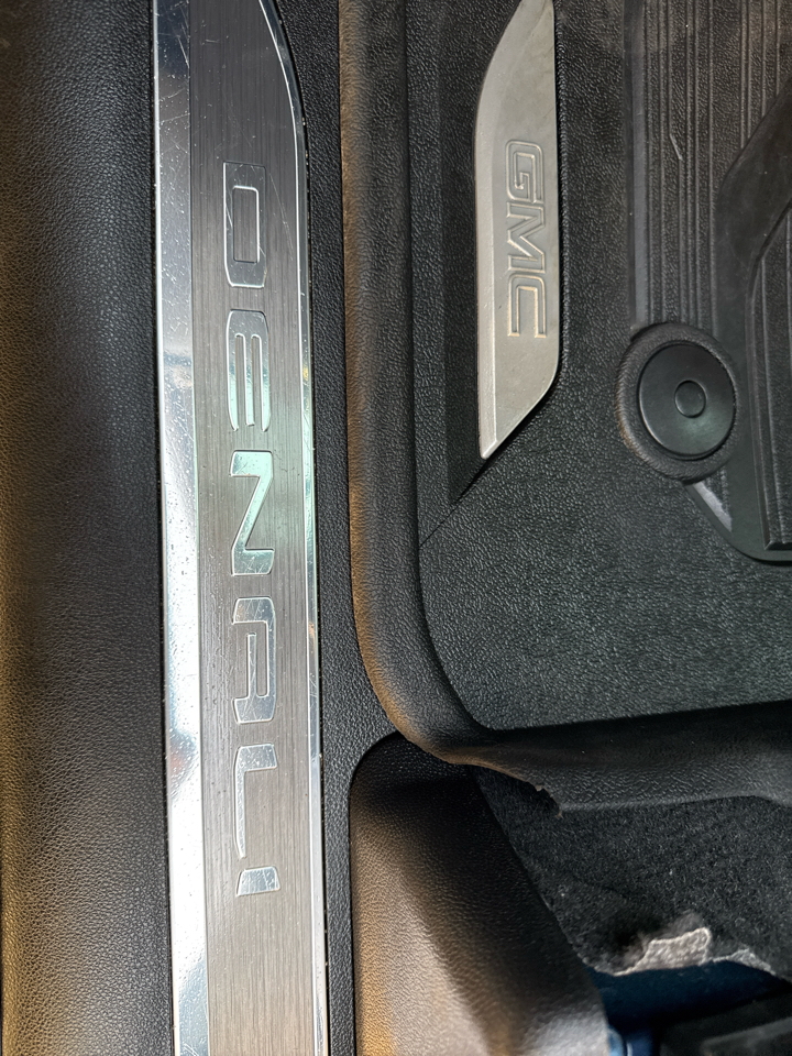 GMC Sierra 1500 Limited 4WD Crew Cab 147" Denali 2022