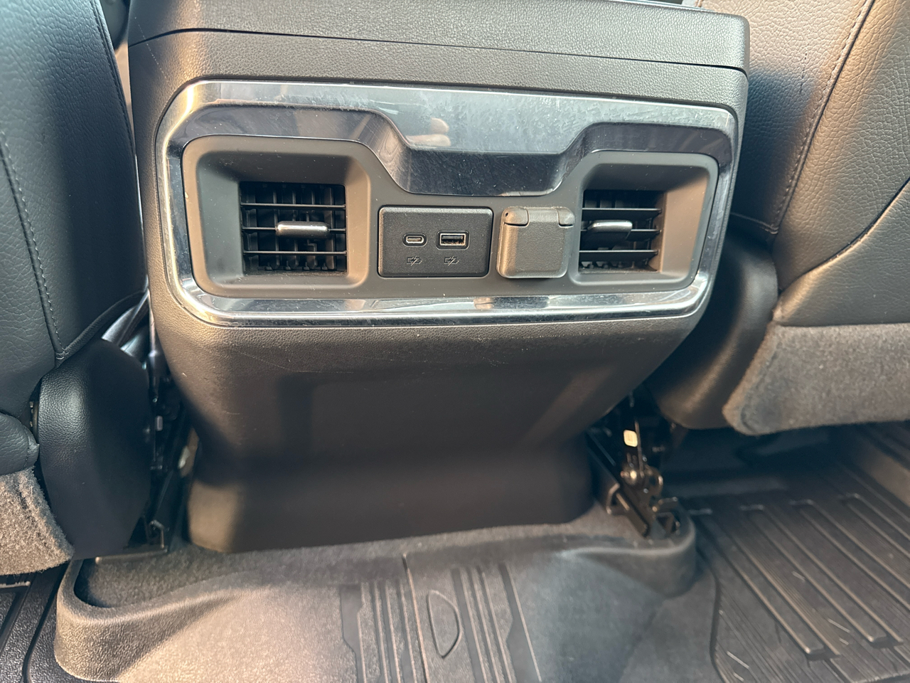 GMC Sierra 1500 Limited 4WD Crew Cab 147" Denali 2022