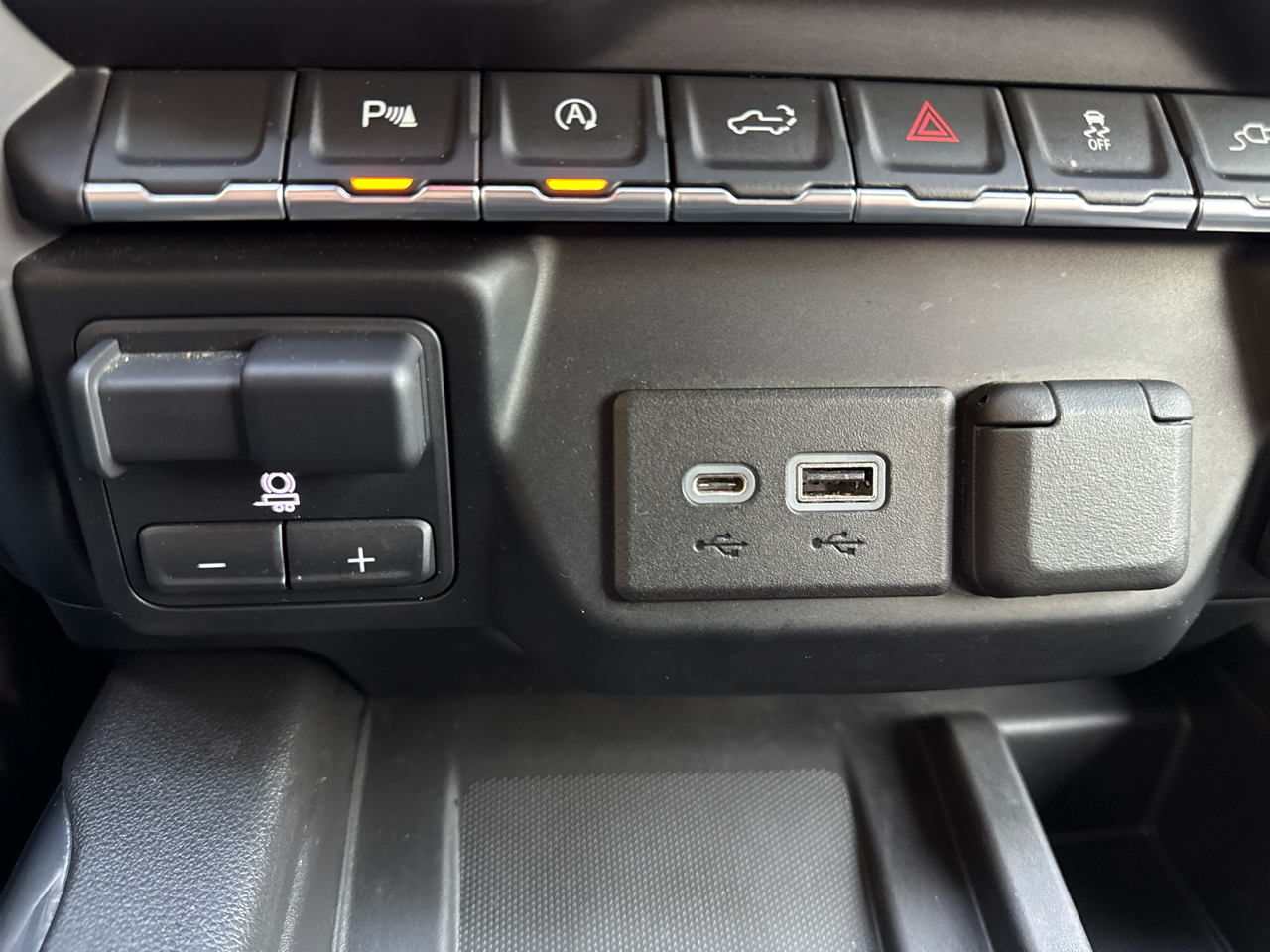 GMC Sierra 1500 Limited 4WD Crew Cab 147" Denali 2022