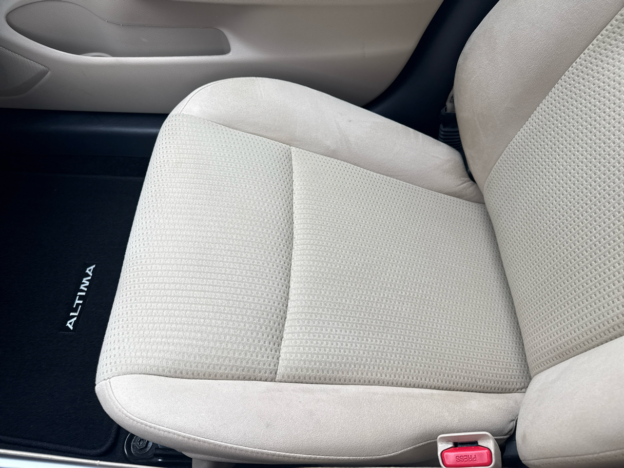 Nissan Altima 4dr Sdn I4 2.5 SV 2015