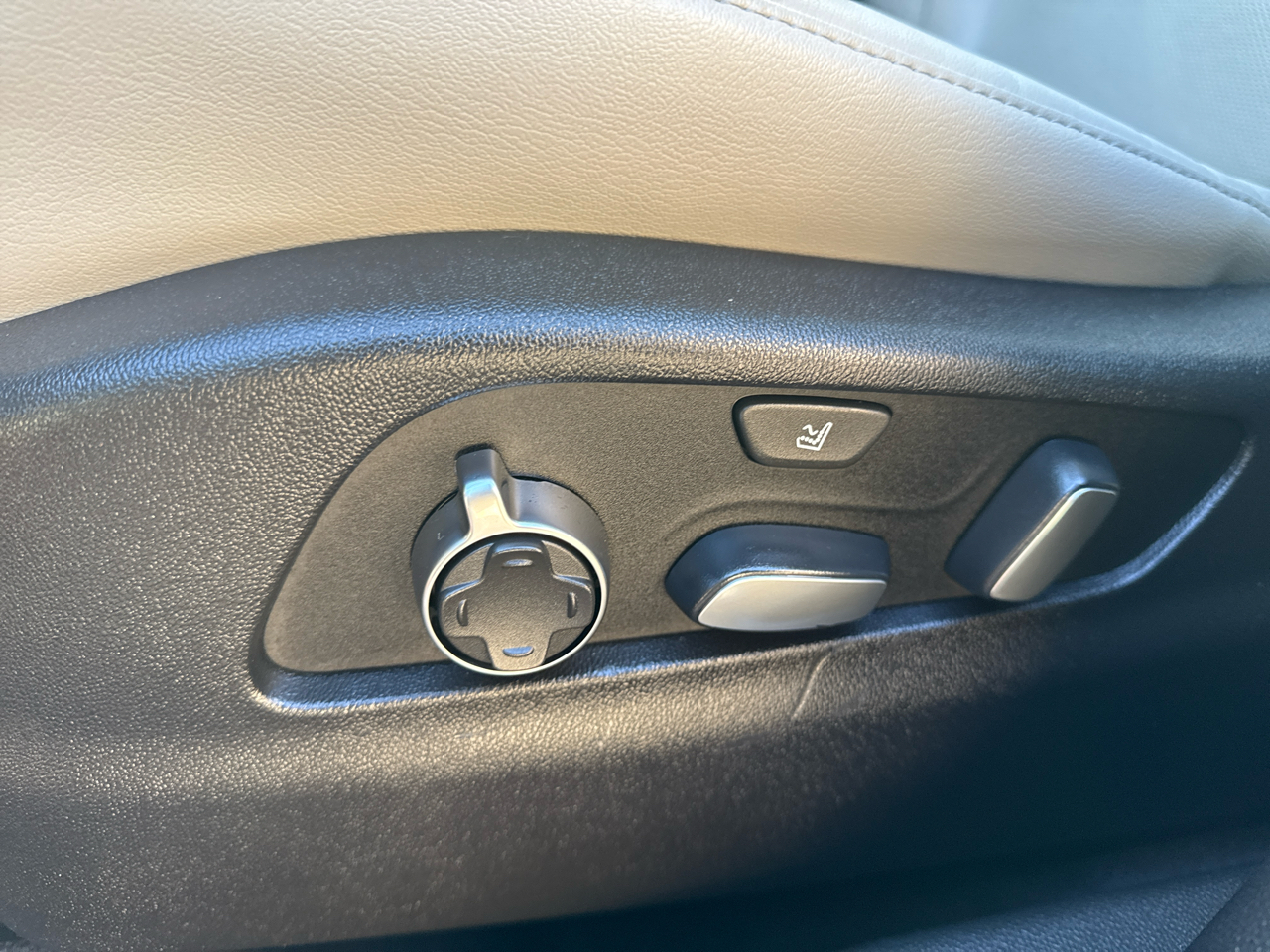 Cadillac XT4 AWD 4dr Premium Luxury 2019