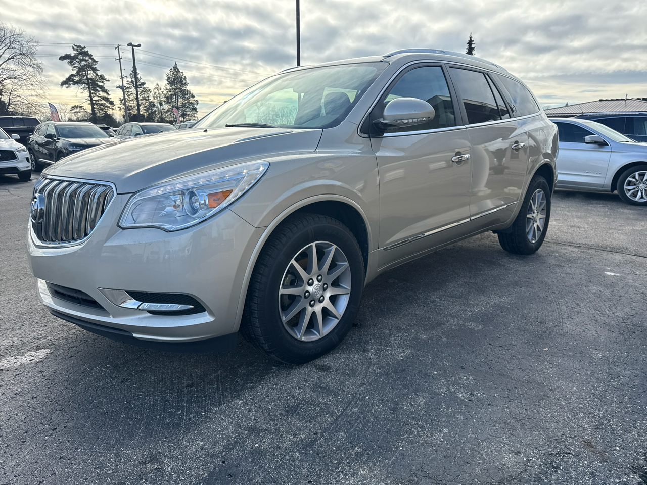 Buick Enclave FWD 4dr Leather 2015