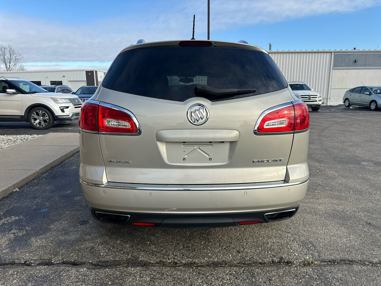 Buick Enclave FWD 4dr Leather 2015