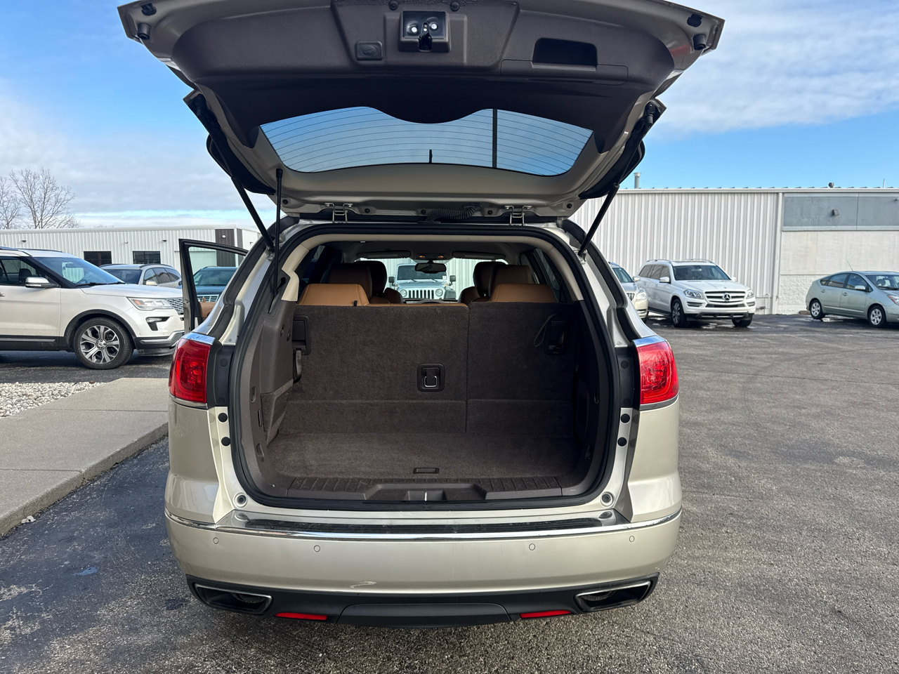 Buick Enclave FWD 4dr Leather 2015