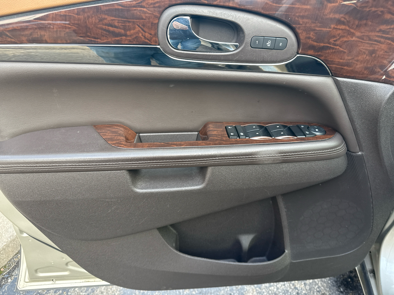 Buick Enclave FWD 4dr Leather 2015