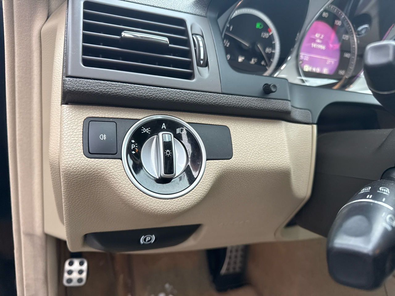 Mercedes-Benz C-Class 4dr Sdn C 300 Sport 4MATIC 2011