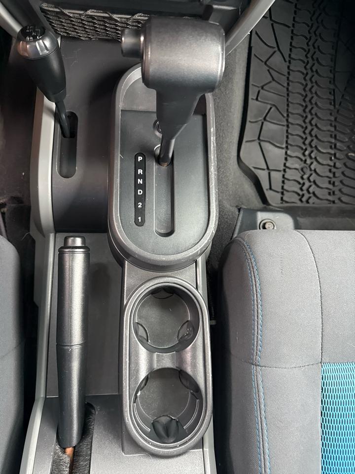 Jeep Wrangler 4WD 2dr Islander *Ltd Avail* 2010