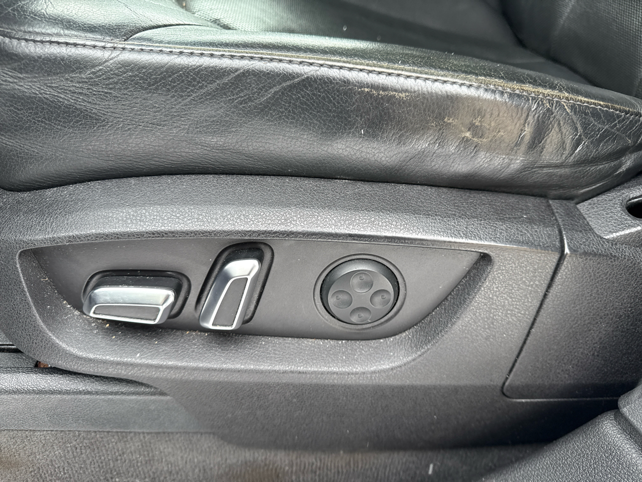 Audi Q7 quattro 4dr 3.0L TDI Prestige 2011