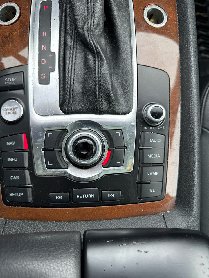 Audi Q7 quattro 4dr 3.0L TDI Prestige 2011