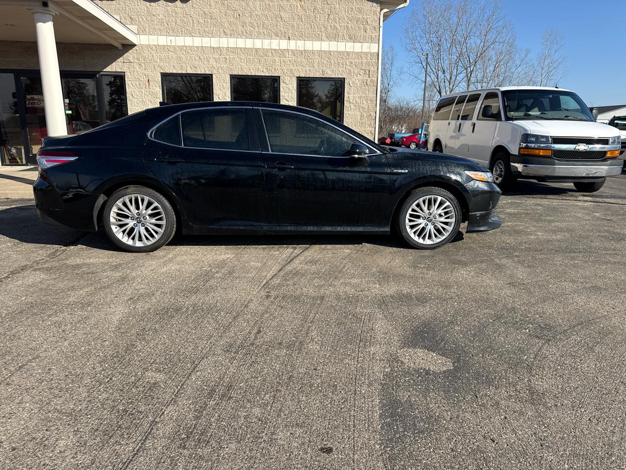 Toyota Camry Hybrid LE CVT (Natl) 2019