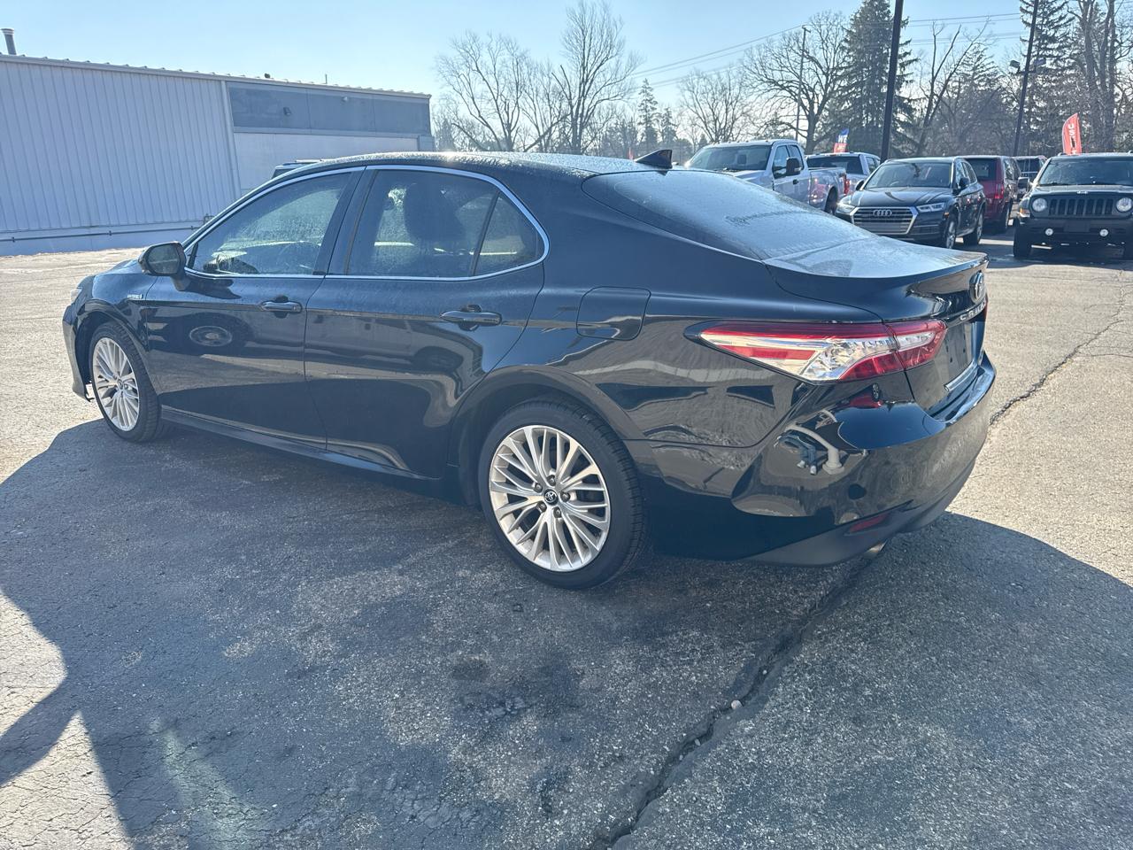Toyota Camry Hybrid LE CVT (Natl) 2019