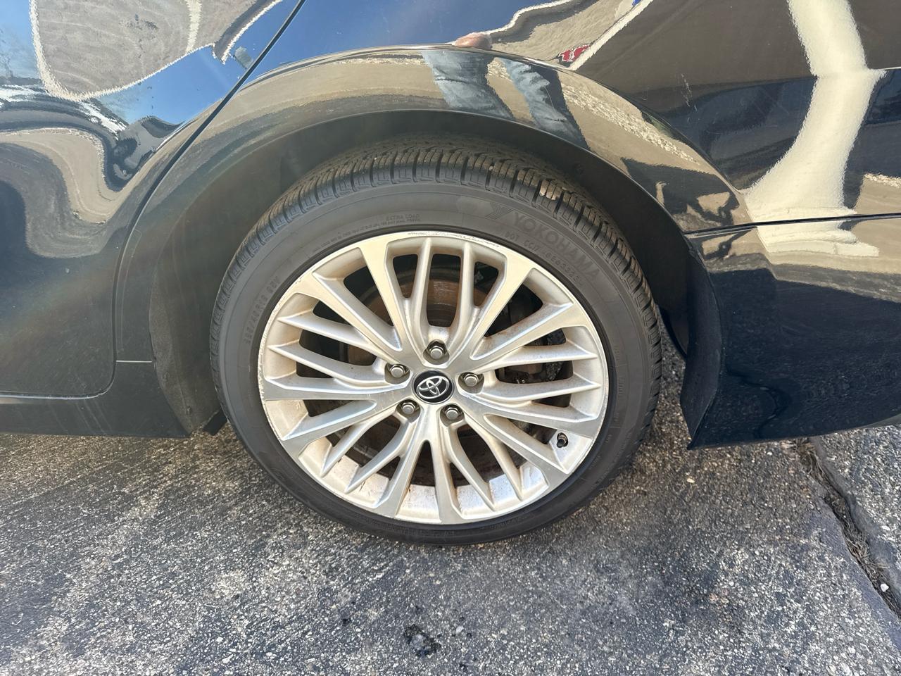 Toyota Camry Hybrid LE CVT (Natl) 2019