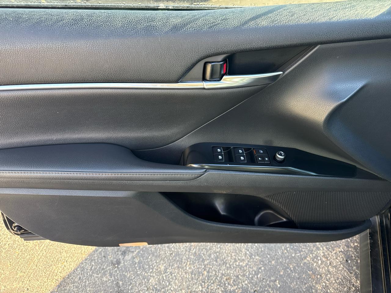 Toyota Camry Hybrid LE CVT (Natl) 2019