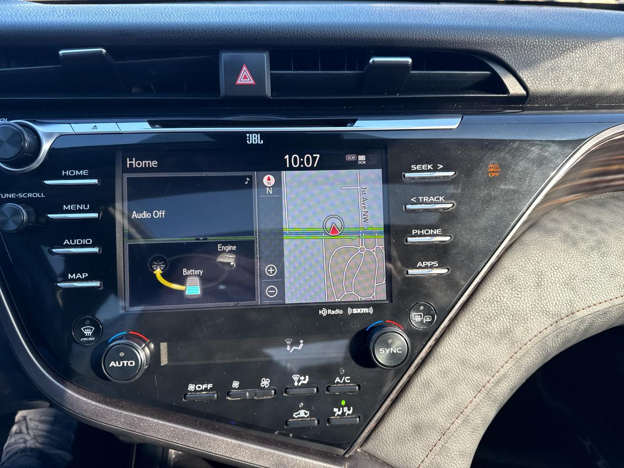 Toyota Camry Hybrid LE CVT (Natl) 2019