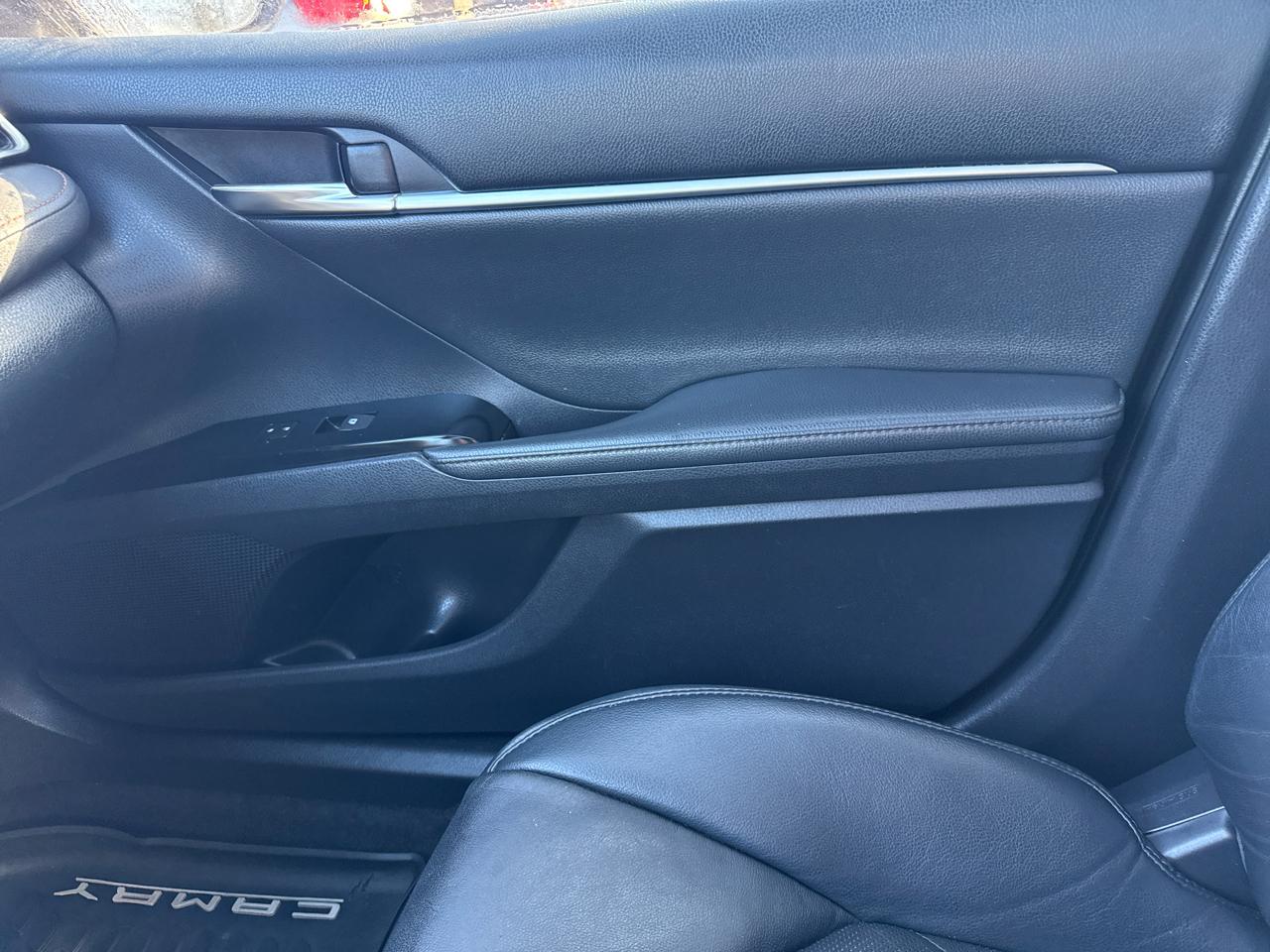 Toyota Camry Hybrid LE CVT (Natl) 2019