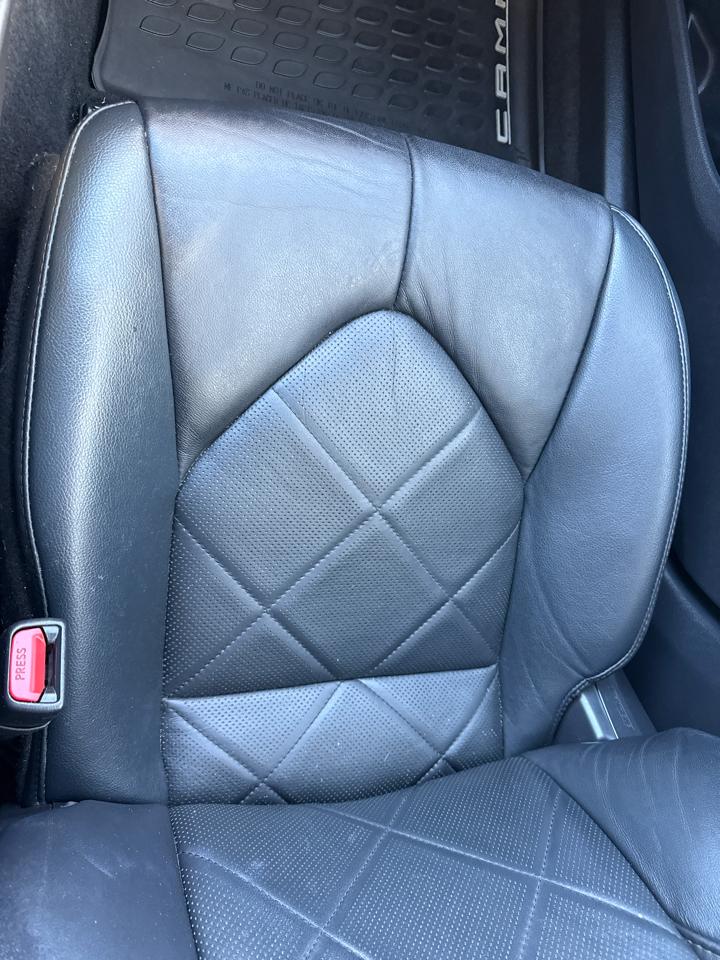 Toyota Camry Hybrid LE CVT (Natl) 2019