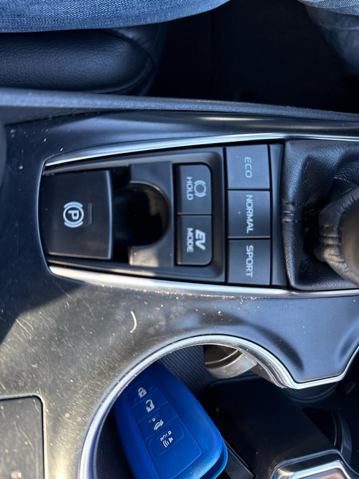 Toyota Camry Hybrid LE CVT (Natl) 2019