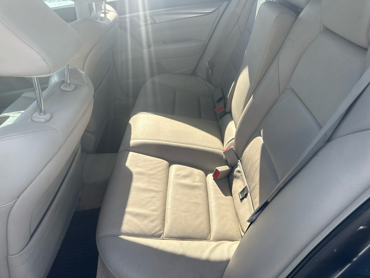 Acura TL 4dr Sdn 2WD 2009