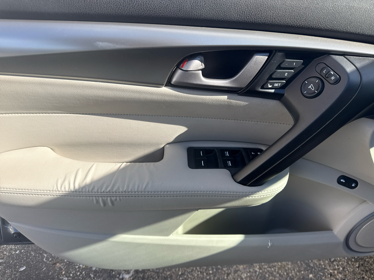 Acura TL 4dr Sdn 2WD 2009