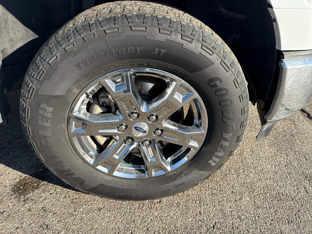 Ford F-150 4WD SuperCrew 145" XLT 2023