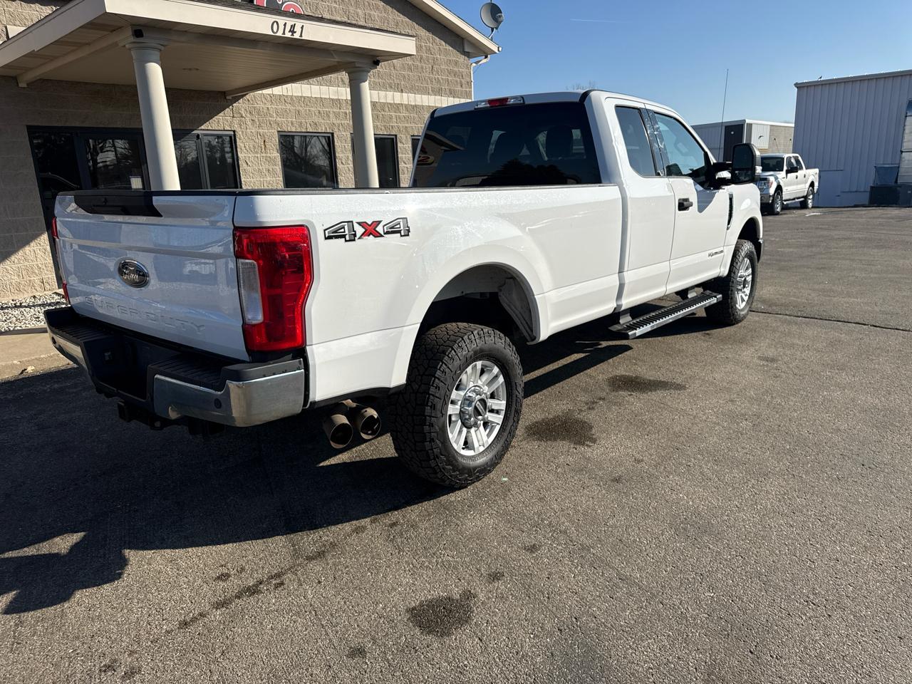Ford Super Duty F-250 SRW Lariat 4WD SuperCab 8' Box 2019