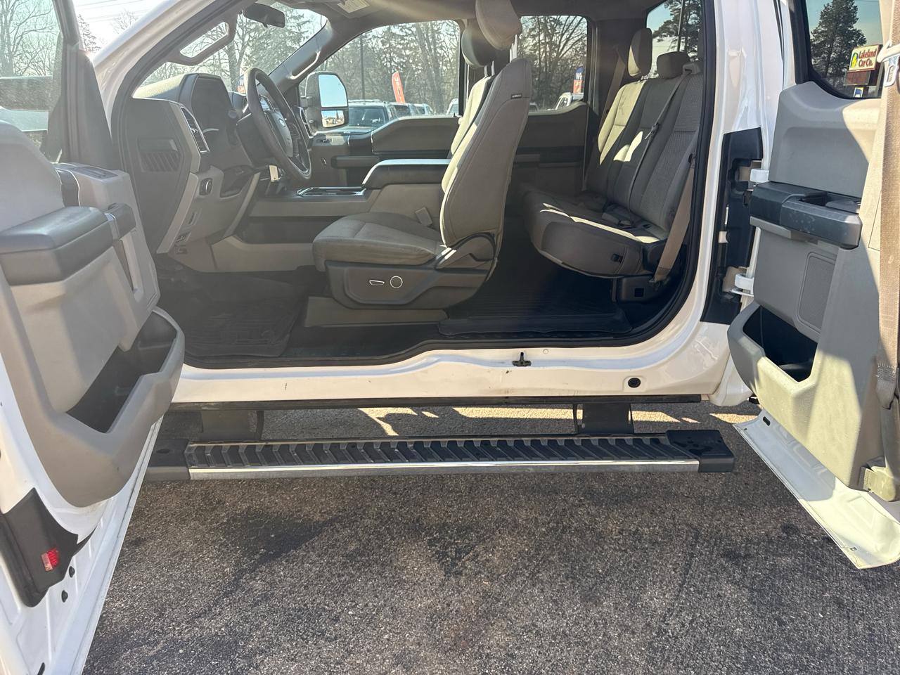 Ford Super Duty F-250 SRW Lariat 4WD SuperCab 8' Box 2019