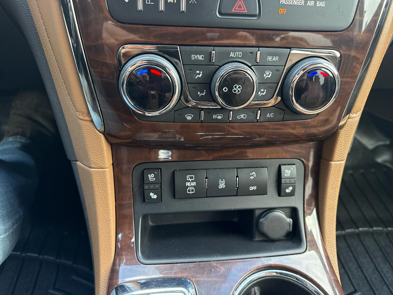 Buick Enclave AWD 4dr Premium 2013