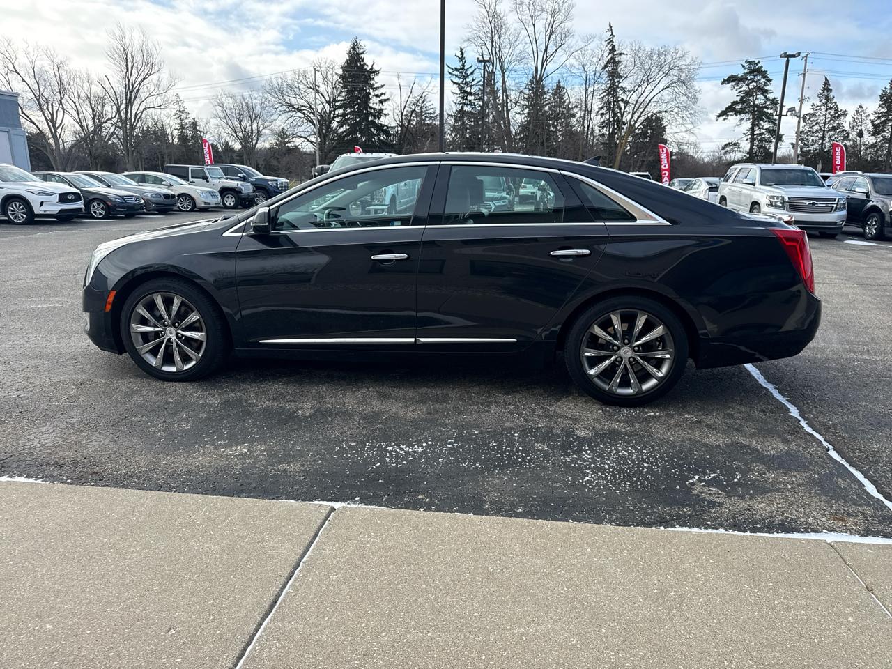 Cadillac XTS 4dr Sdn Luxury AWD 2013