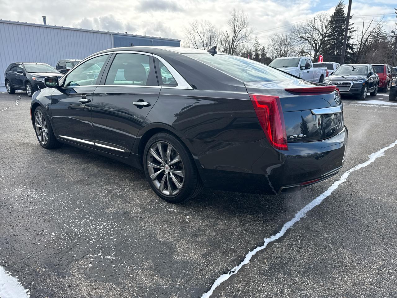 Cadillac XTS 4dr Sdn Luxury AWD 2013
