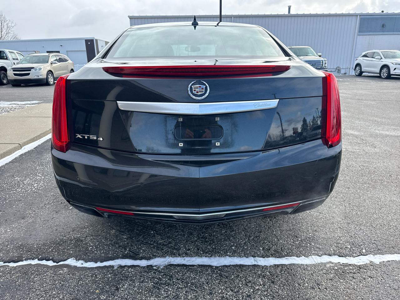 Cadillac XTS 4dr Sdn Luxury AWD 2013