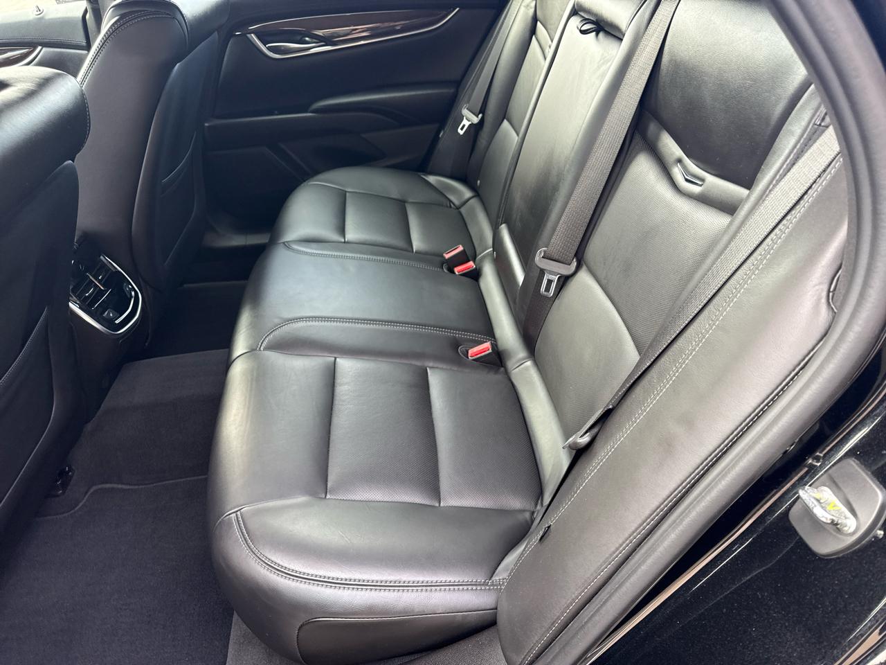 Cadillac XTS 4dr Sdn Luxury AWD 2013