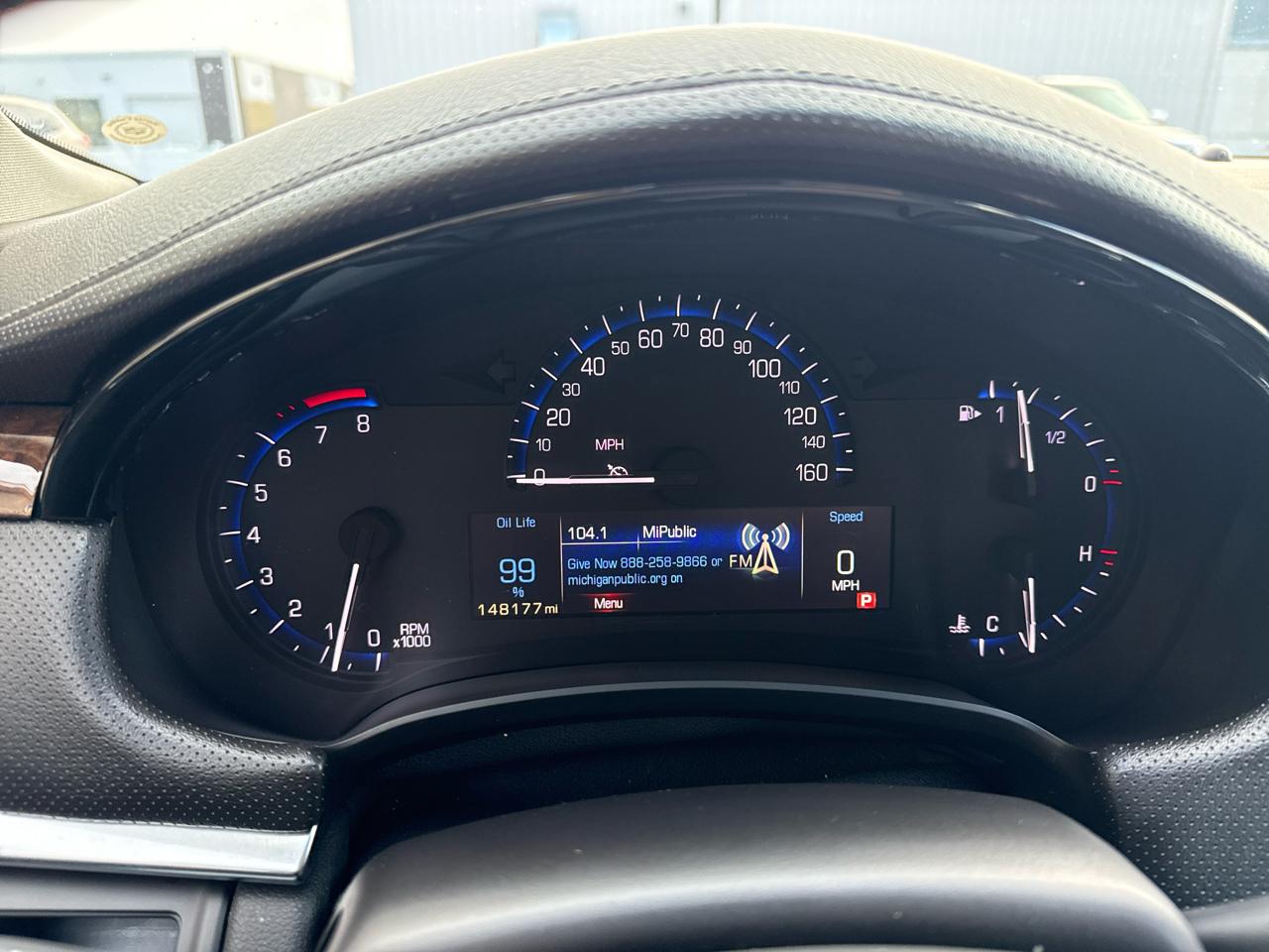 Cadillac XTS 4dr Sdn Luxury AWD 2013