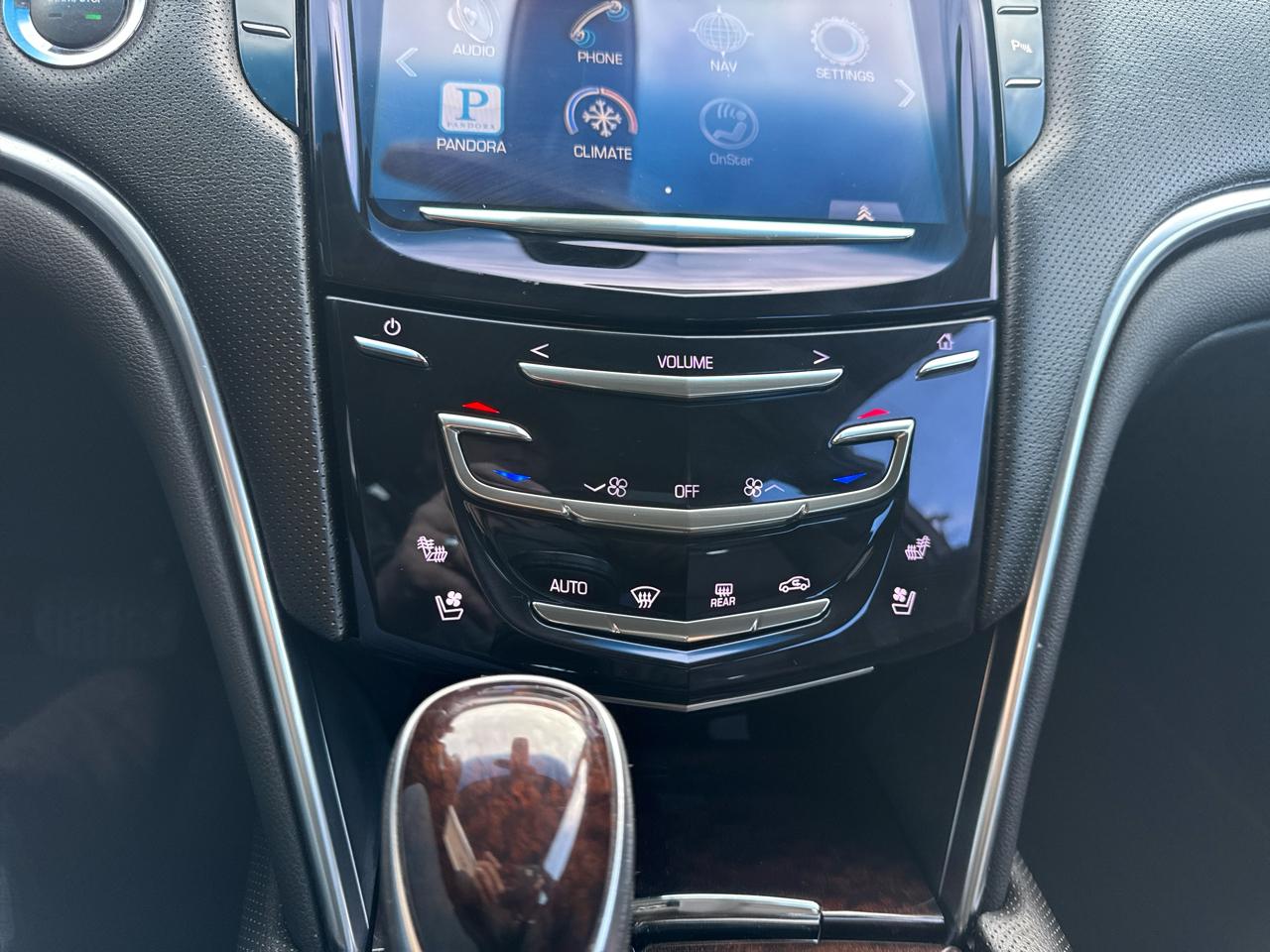 Cadillac XTS 4dr Sdn Luxury AWD 2013