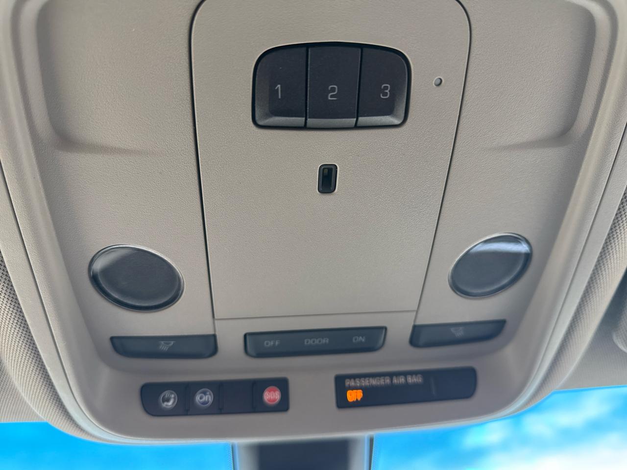 Cadillac XTS 4dr Sdn Luxury AWD 2013