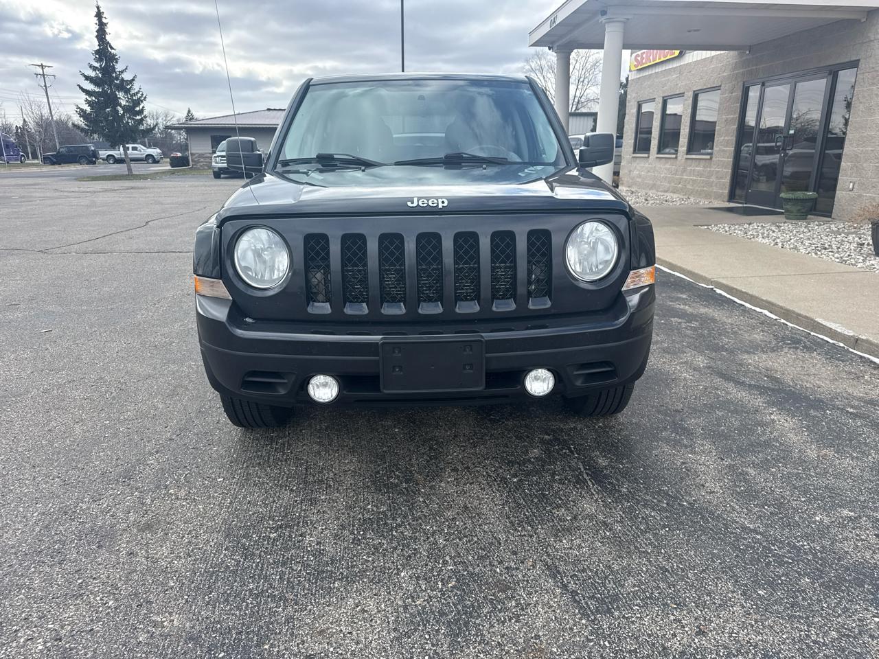 Jeep Patriot FWD 4dr Latitude 2011