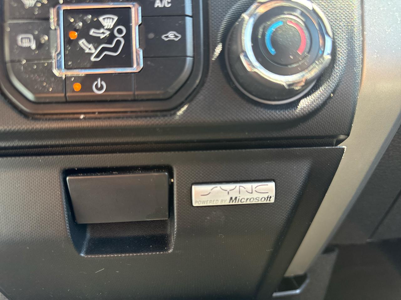 Ford F-150 4WD SuperCrew 145" Platinum 2014