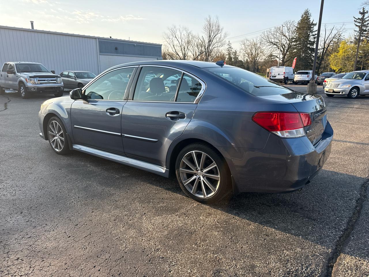 Subaru Legacy 4dr Sdn H4 Auto 2.5i Sport 2014