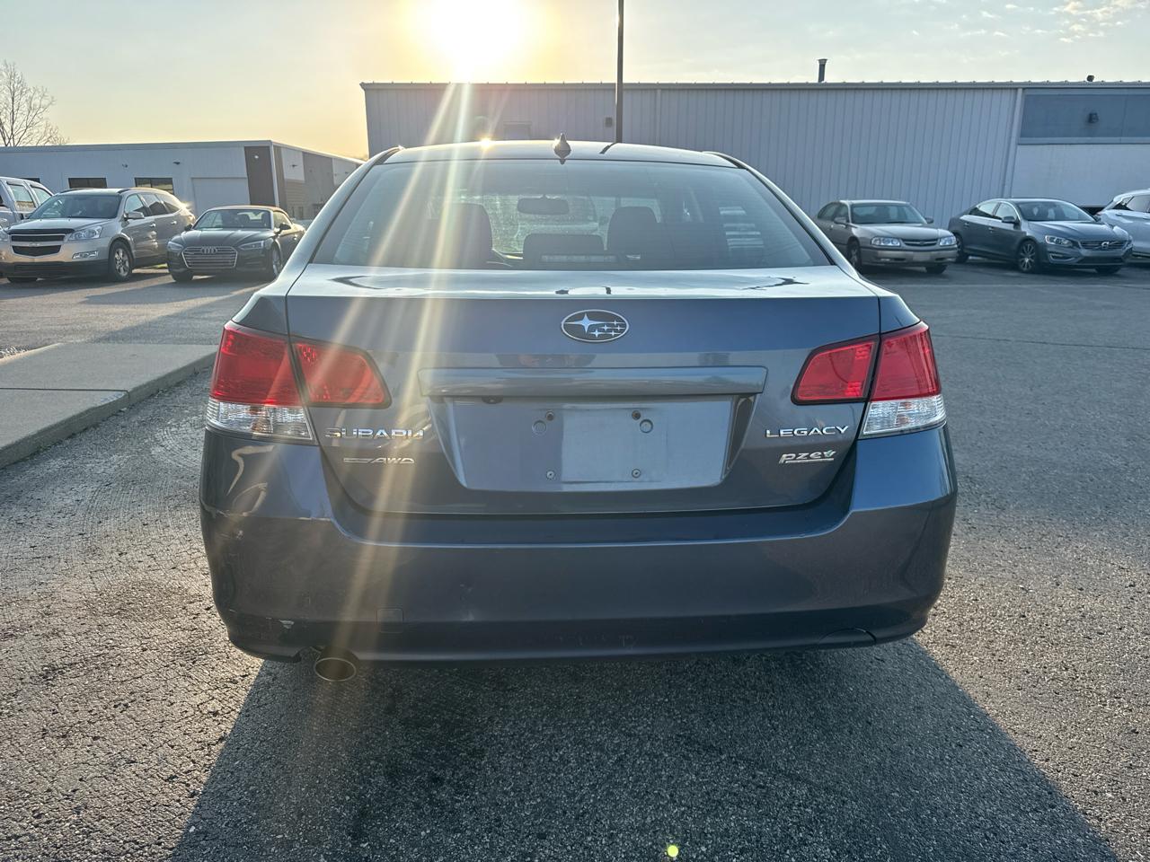 Subaru Legacy 4dr Sdn H4 Auto 2.5i Sport 2014