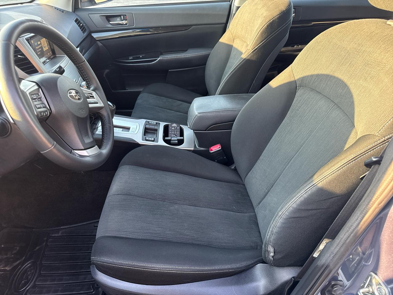 Subaru Legacy 4dr Sdn H4 Auto 2.5i Sport 2014