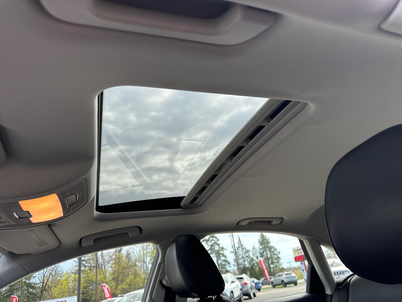 Audi A4 4dr Sdn Auto quattro 2.0T Premium Plus 2012